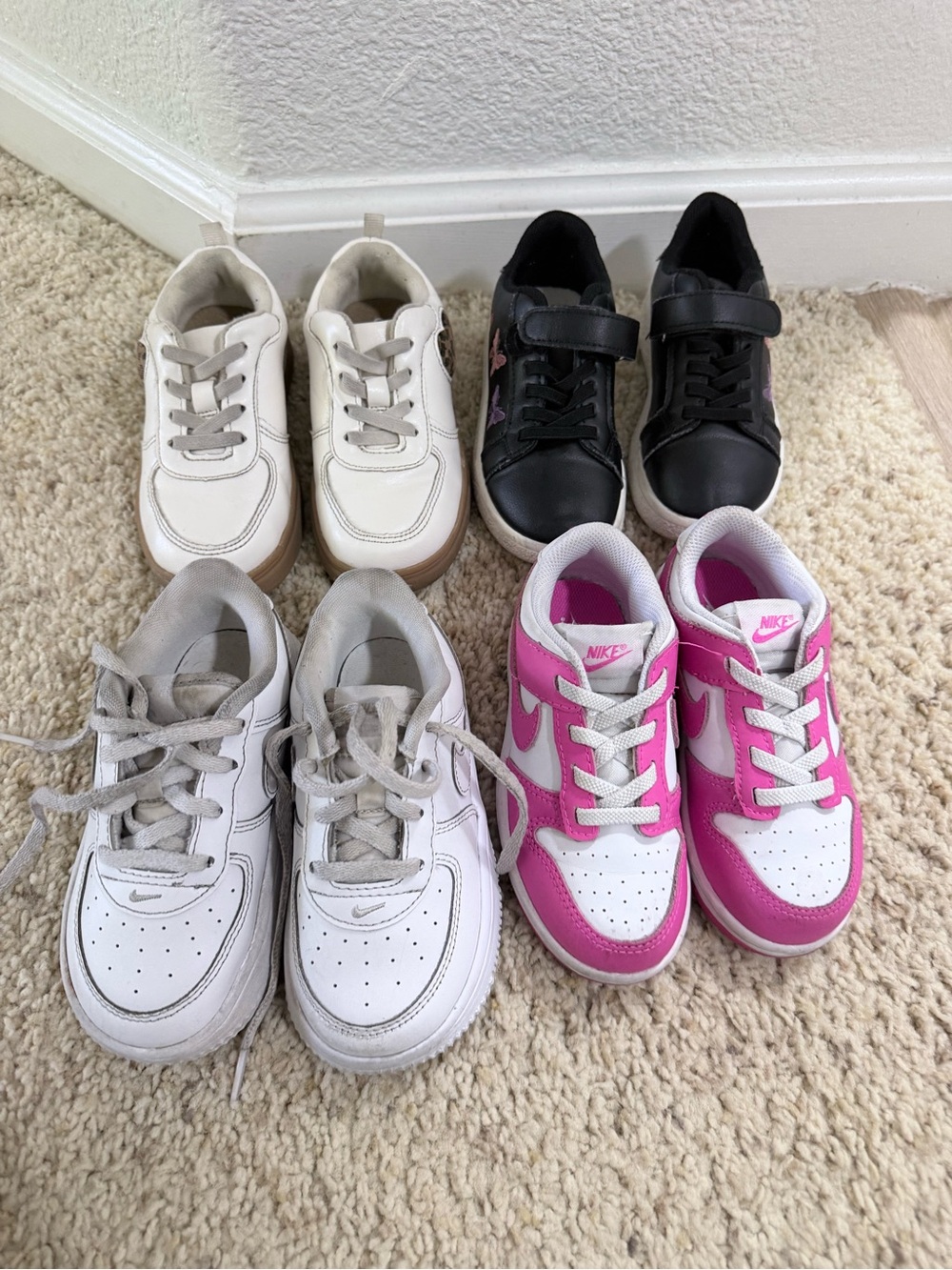 Nike Kids Pink and White Low-Top Sneakers with Laces